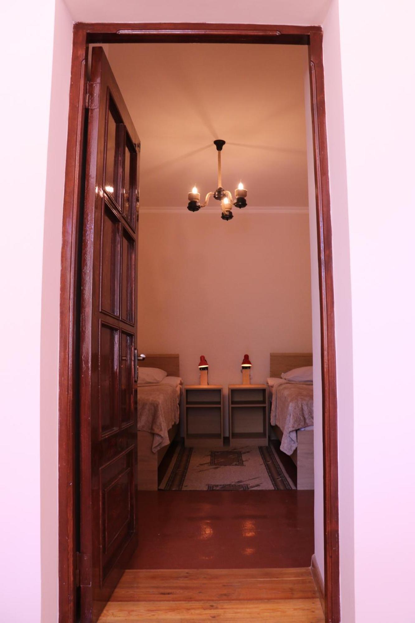 Legend Guest House Yekhegis Eksteriør bilde